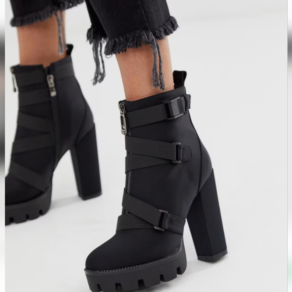 Simmi London Jemma- Lycra Waterproof Round Toe Chunky Ankle Boots NWOB